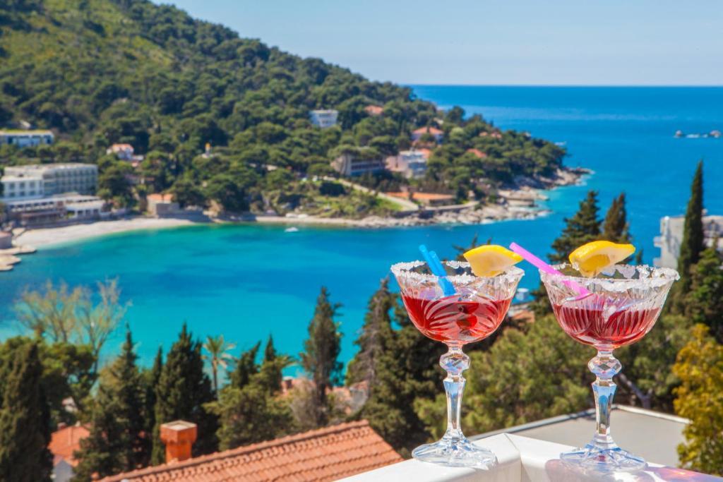 Cosmopolitan House Πανσιόν 3*
